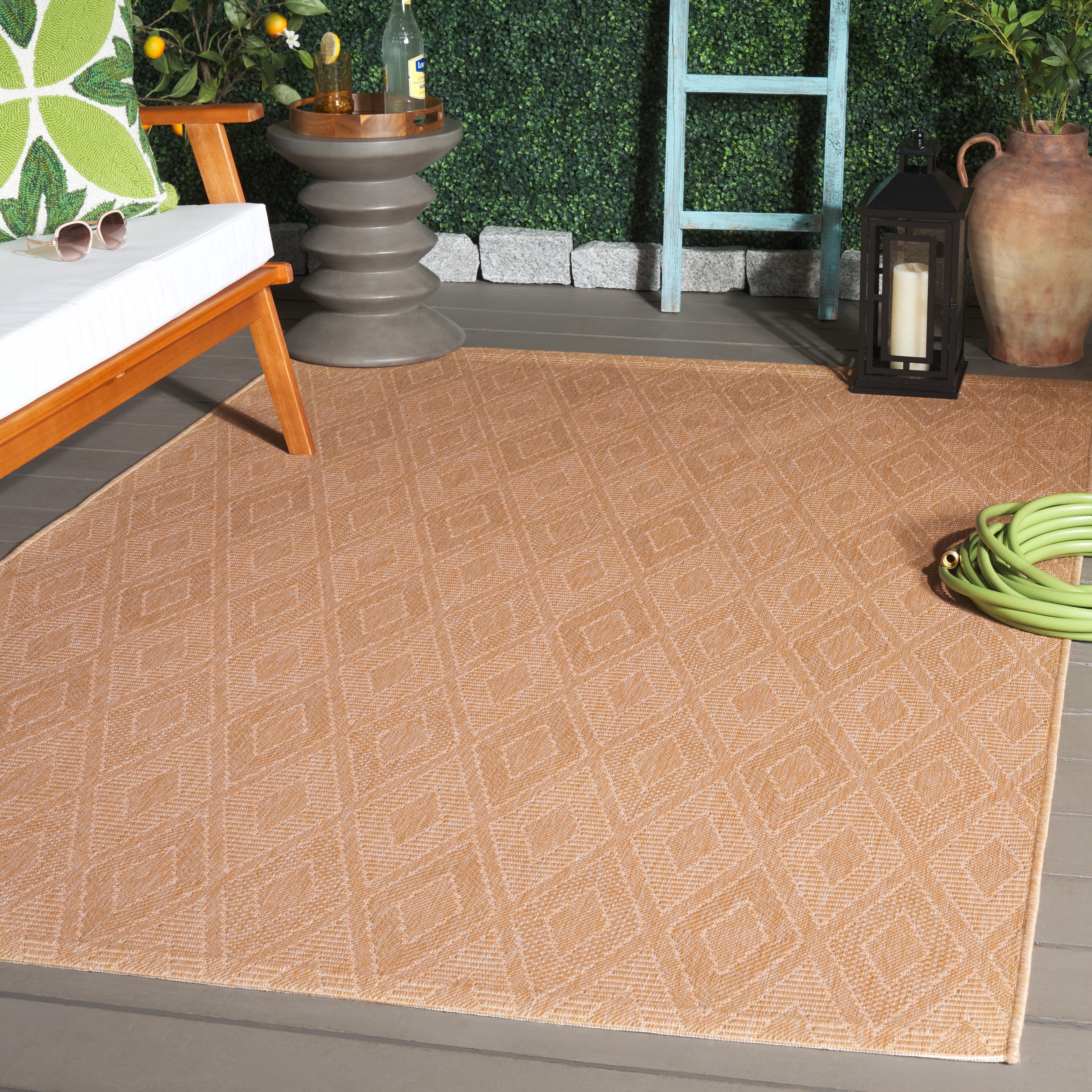 Safavieh Courtyard Teodor Geometric Indoor/Outdoor Area Rug, Natural, 5'3" x 7'7"