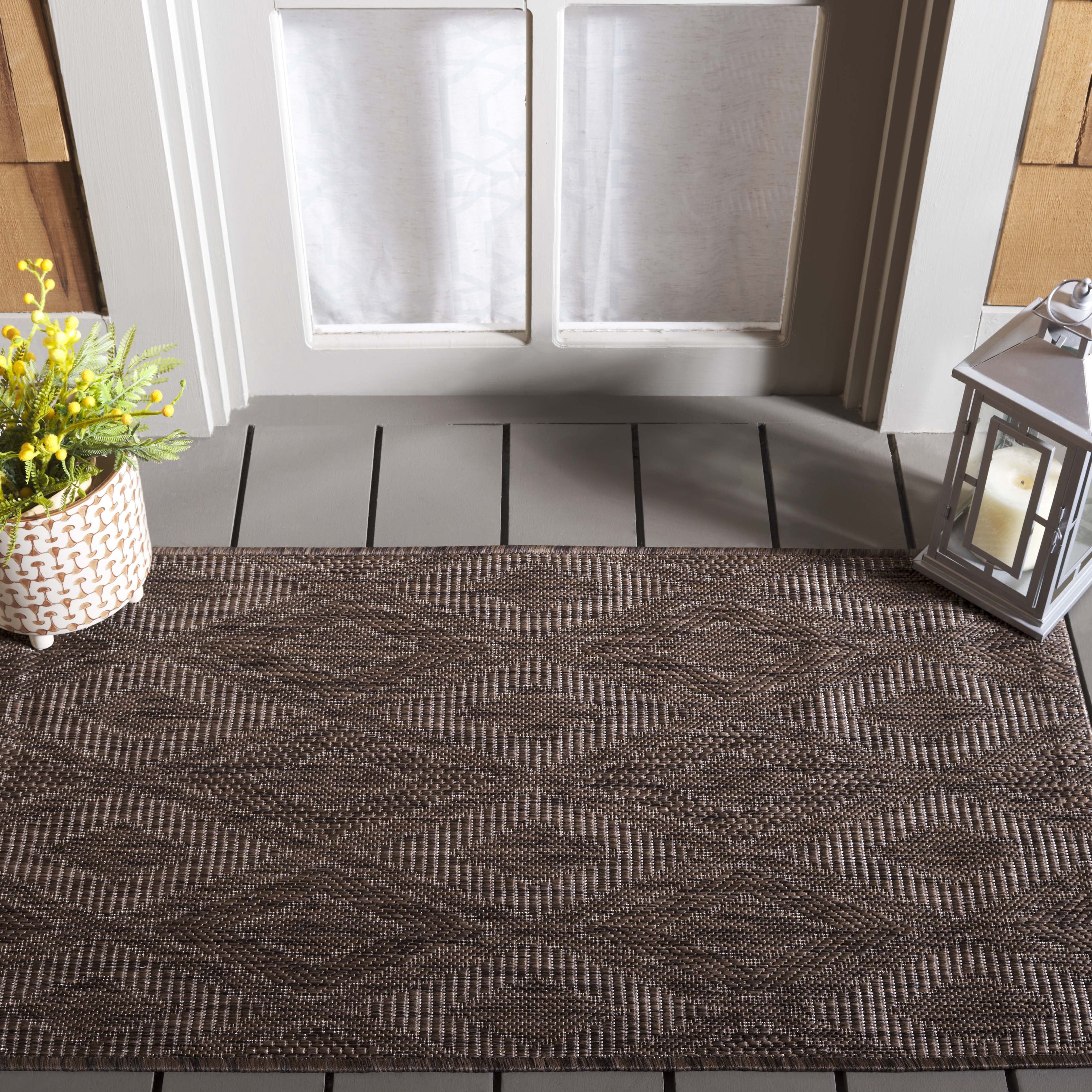 Safavieh Courtyard Teodor Geometric Indoor/Outdoor Area Rug, Natural, 5'3" x 7'7"